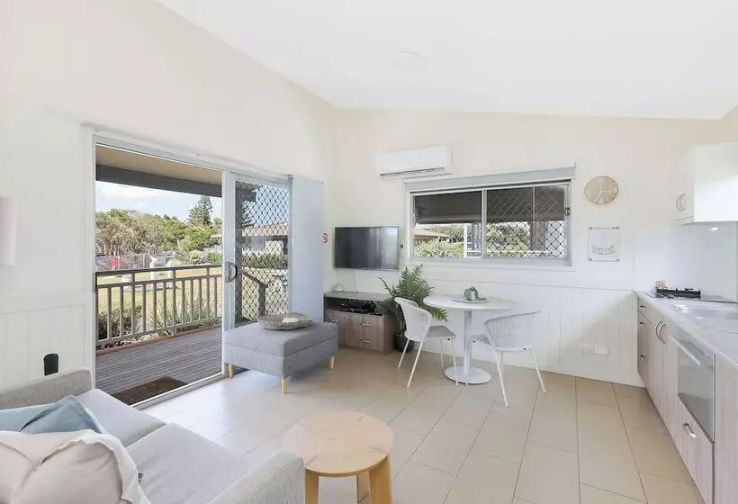 Отель Reflections Lennox Head Holiday Park