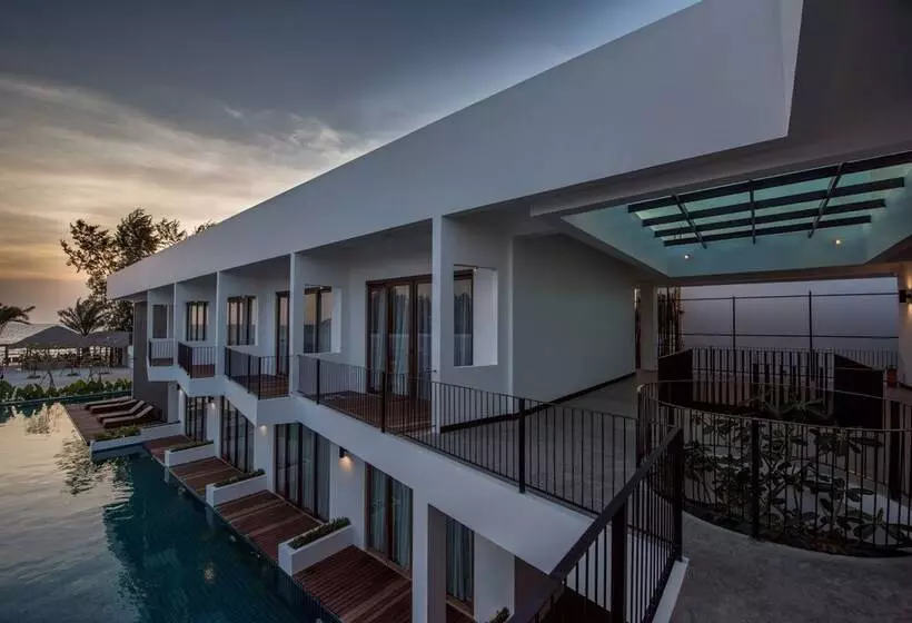هتل Ren Resort