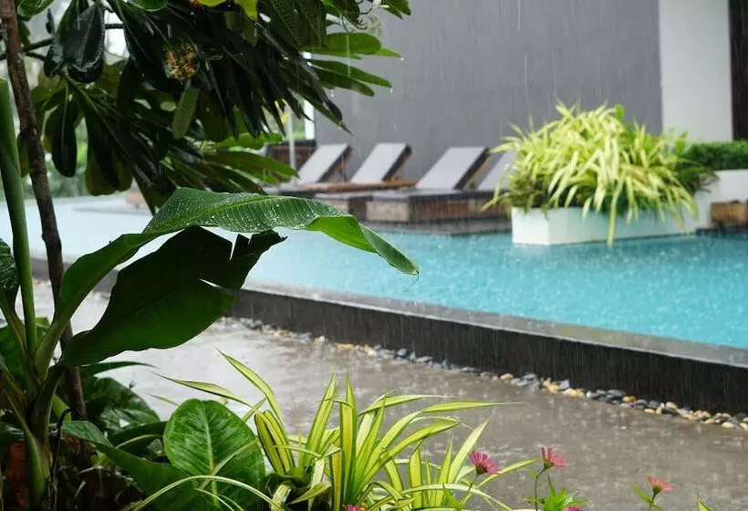 هتل Ren Resort