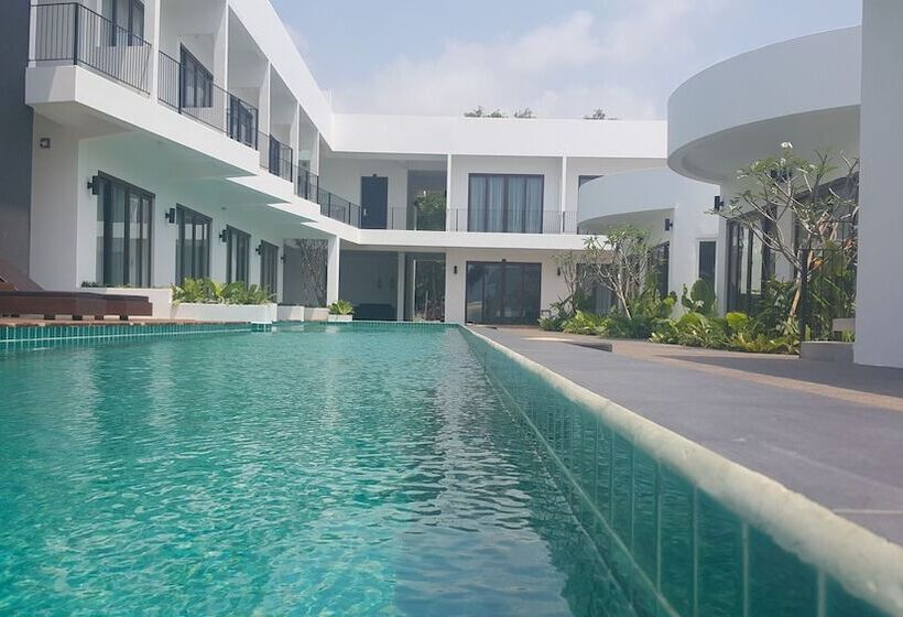 Отель Ren Resort