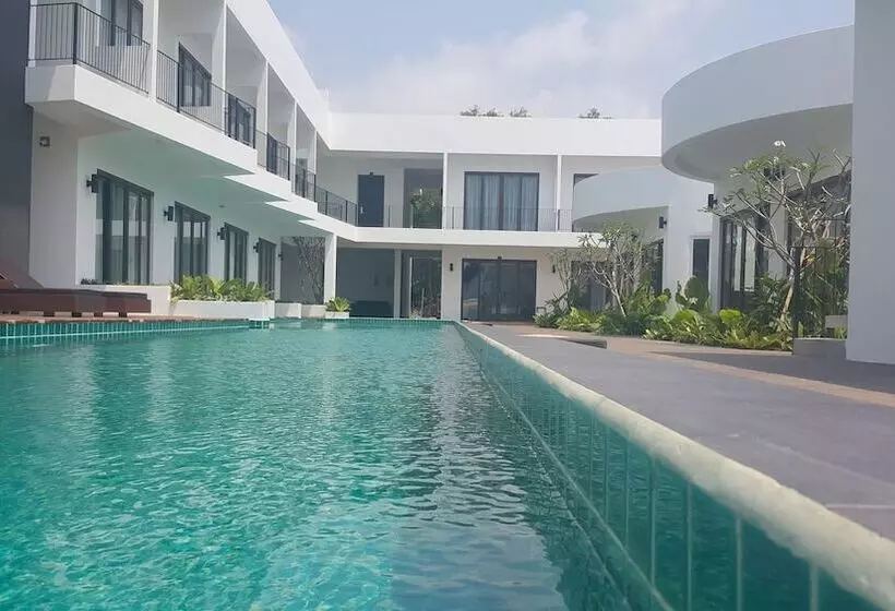 هتل Ren Resort
