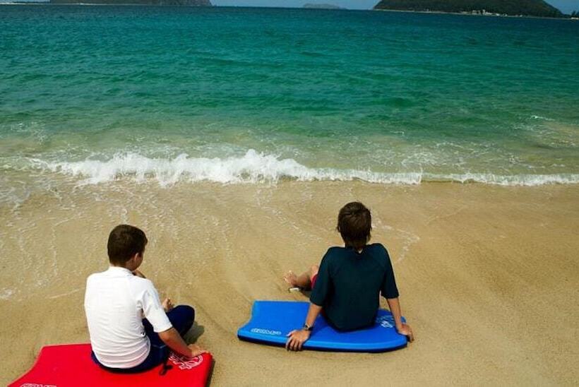 호텔 Shoal Bay Holiday Park