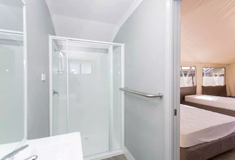 호텔 Shoal Bay Holiday Park