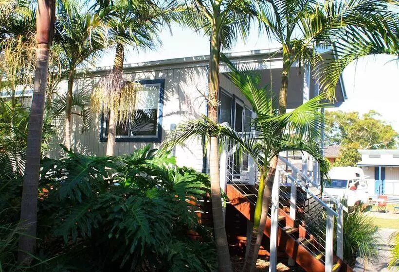 호텔 Shoal Bay Holiday Park