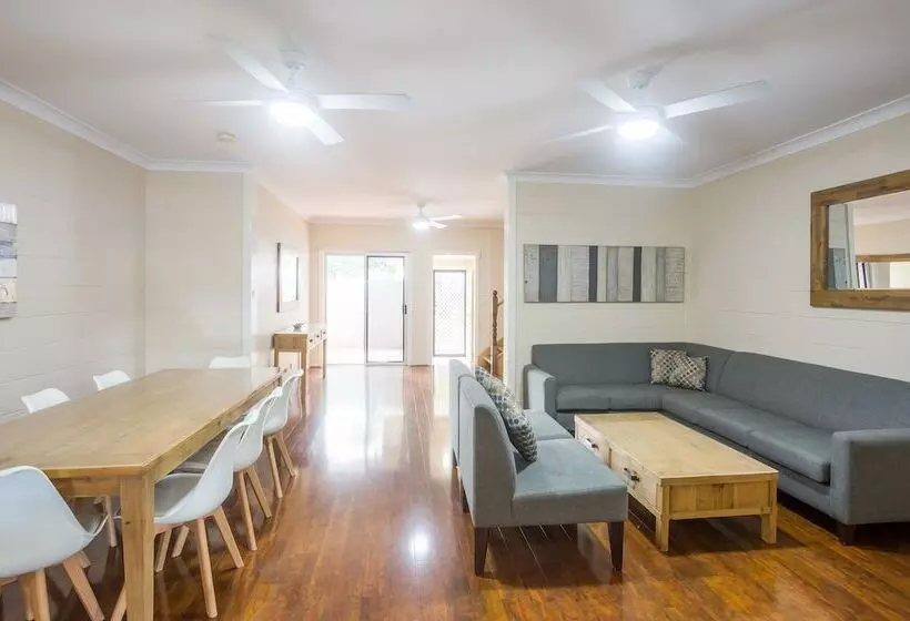 호텔 Shoal Bay Holiday Park