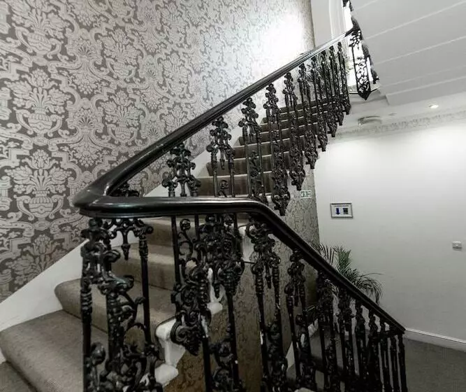 Hyde Park Superior Apartments