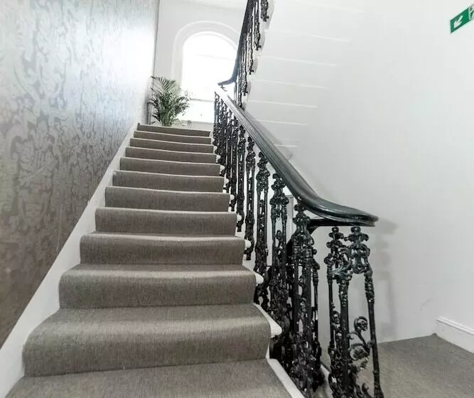 Hyde Park Superior Apartments