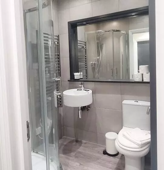 Hyde Park Superior Apartments