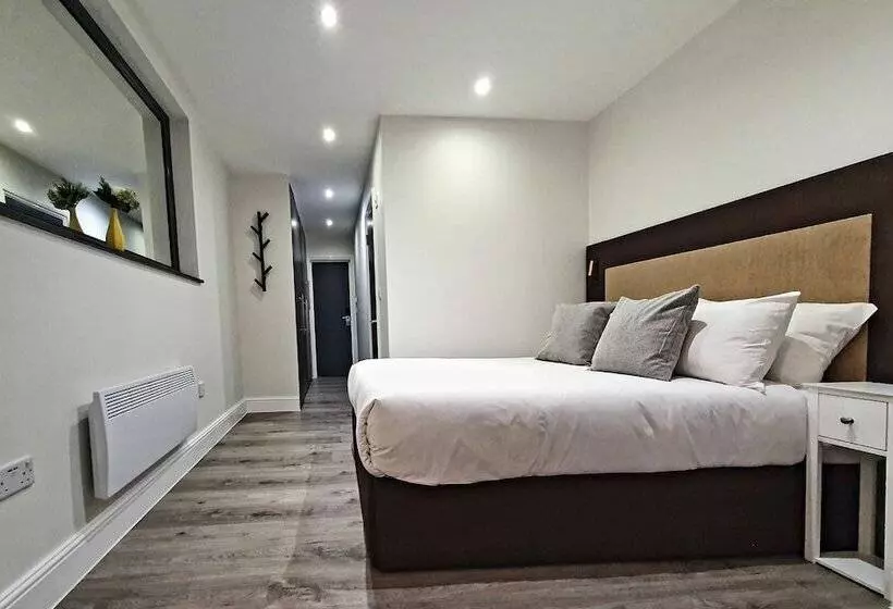 Hyde Park Superior Apartments