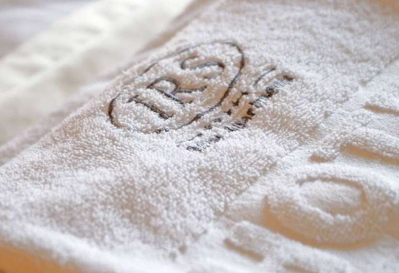 Irs Royal Apartments   Irs Kwartal Kamienic