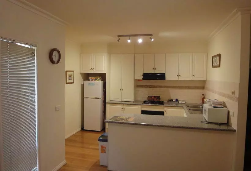 Townhouse At Moonee Ponds 4km To Cbd