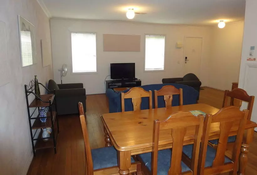 Townhouse At Moonee Ponds 4km To Cbd