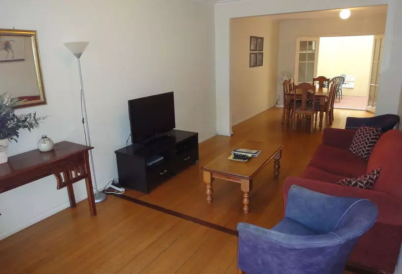 Townhouse At Moonee Ponds 4km To Cbd