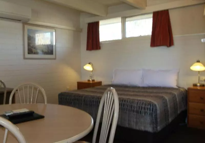 מוטל Cobram Colonial Motor Inn