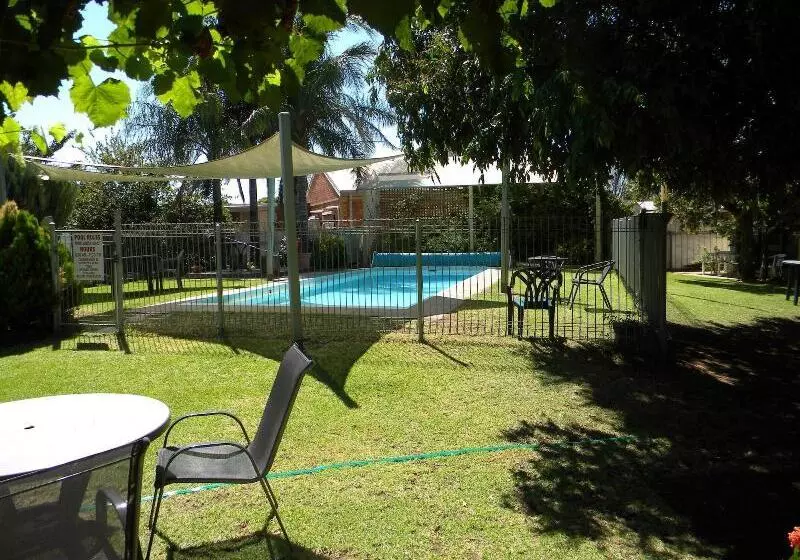 מוטל Cobram Colonial Motor Inn