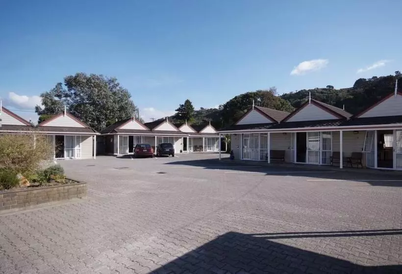 فندق على الطريق Settlers Motor Lodge