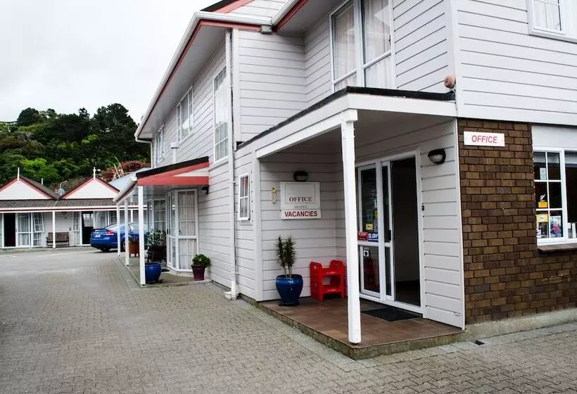 فندق على الطريق Settlers Motor Lodge