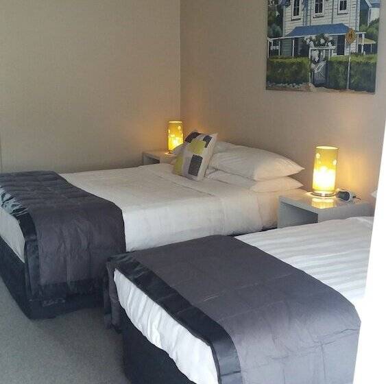 فندق على الطريق Settlers Motor Lodge