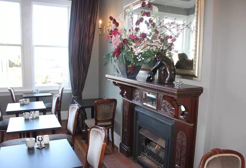 فندق على الطريق Settlers Motor Lodge