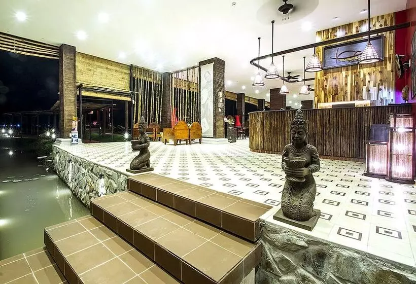 استراحتگاه The Island Lodge