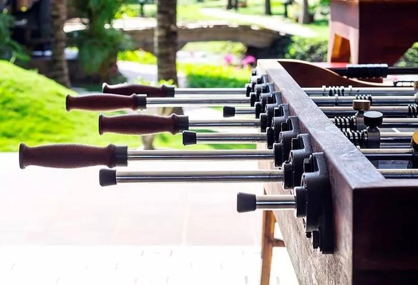 استراحتگاه The Island Lodge