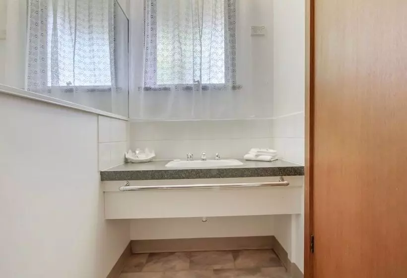 Sandpiper Apartments