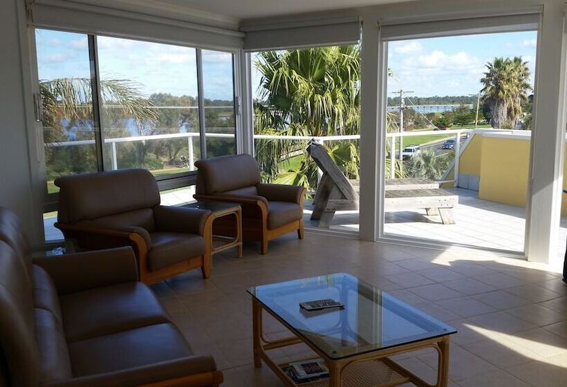 Ultimate Holiday Apartments