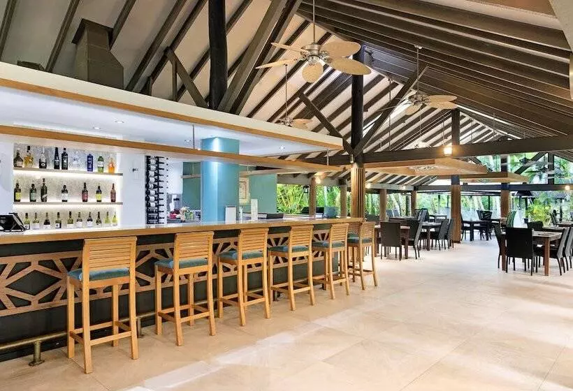 Ultiqa Fiji Palms Beach Resort