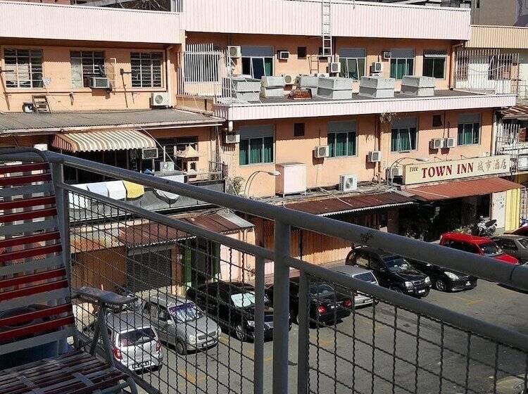 X Plorer Backpackers   Hostel