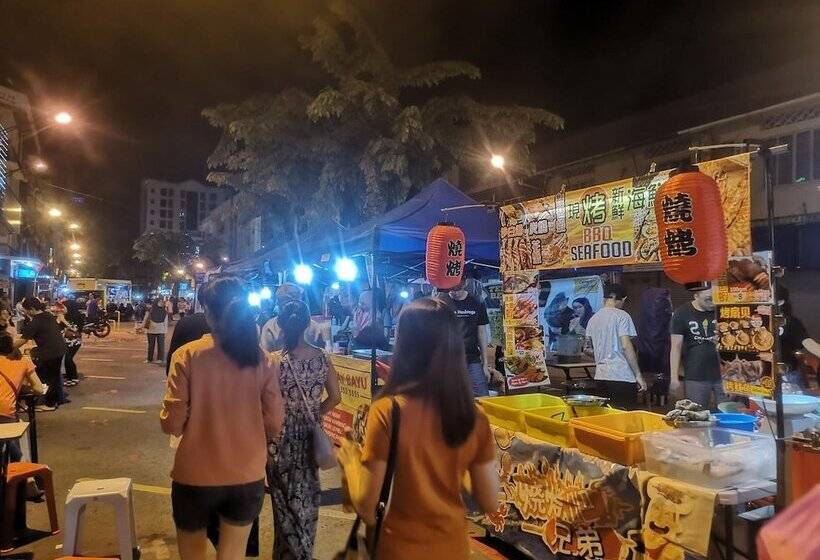 X Plorer Backpackers   Hostel