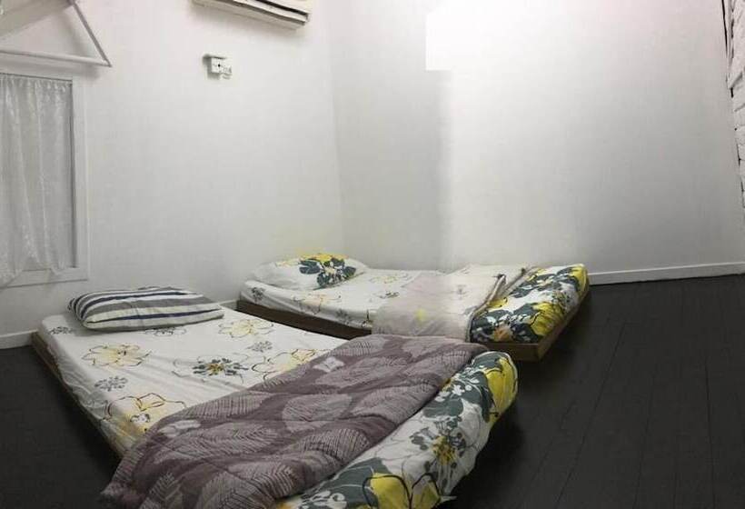 X Plorer Backpackers   Hostel