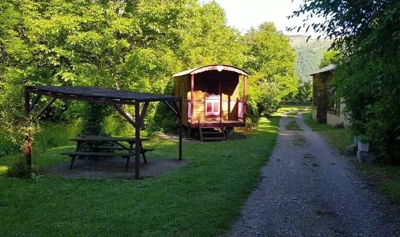 ベッドアンドブレックファースト Les Copains à Bord  Chambres D Hôtes Et Roulottes
