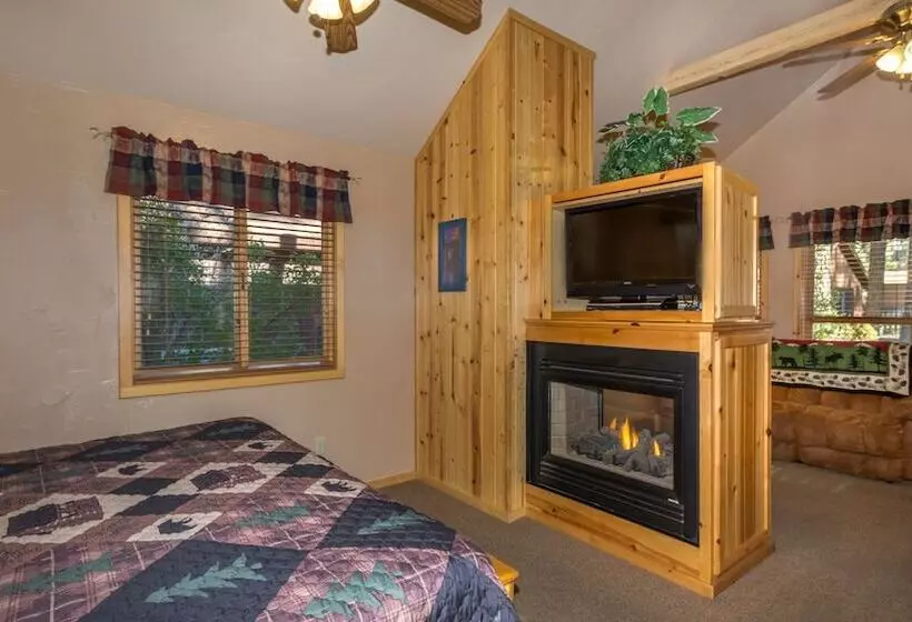 ホテル Shadow Mountain Lodge And Cabins