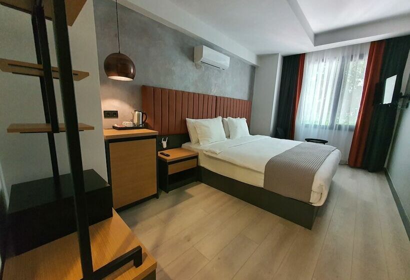 Woynpoint Hotel & Cafe