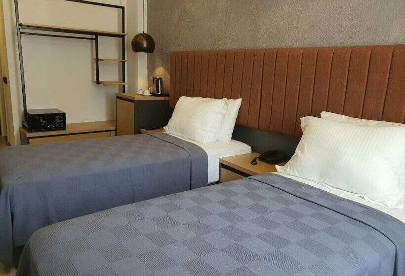 Woynpoint Hotel & Cafe