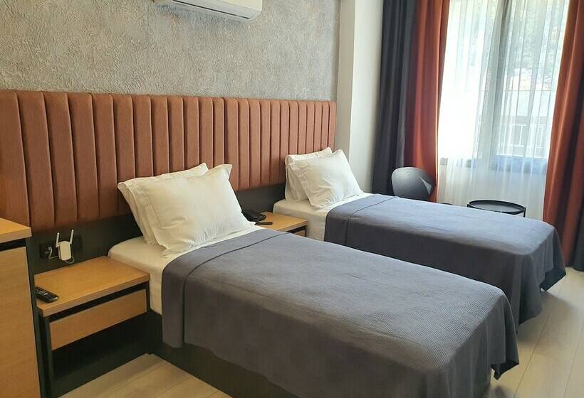 Woynpoint Hotel & Cafe