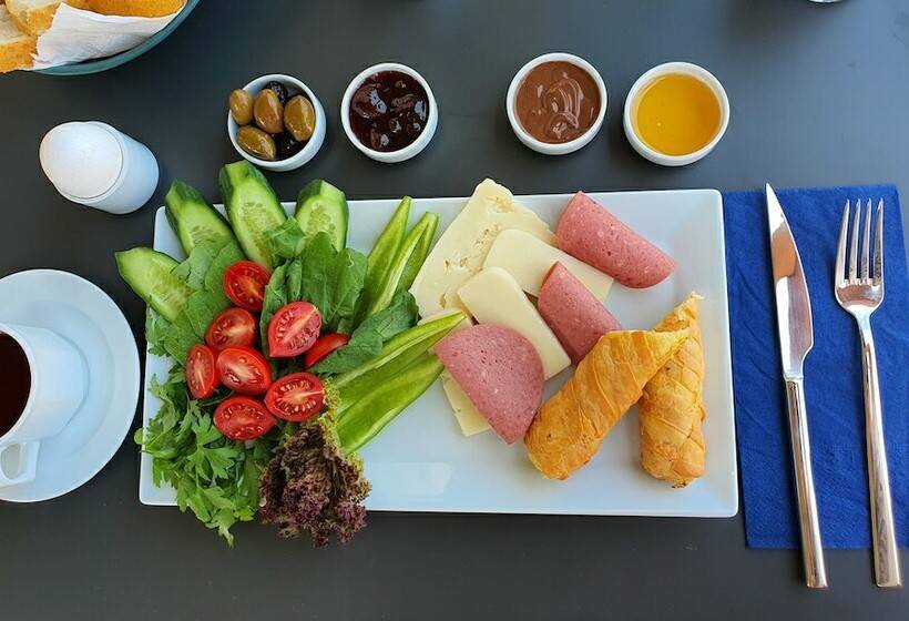 Woynpoint Hotel & Cafe