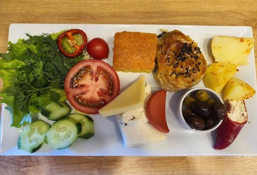 Woynpoint Hotel & Cafe