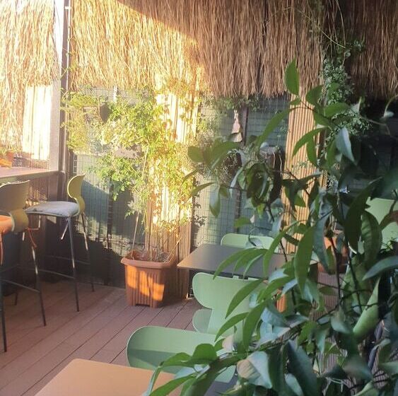 Woynpoint Hotel & Cafe