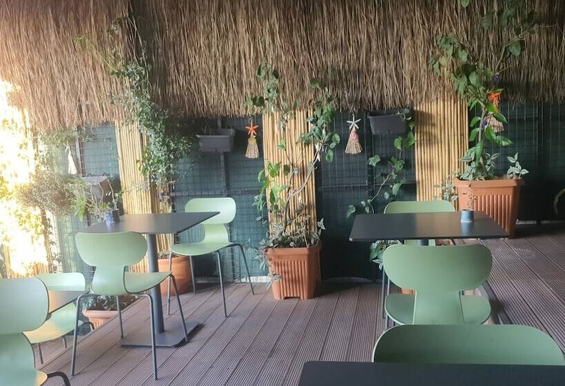 Woynpoint Hotel & Cafe