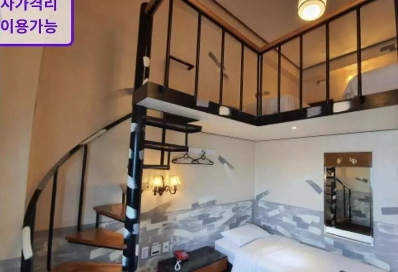 Friendly Dh Naissance Hotel By Mindrum Group