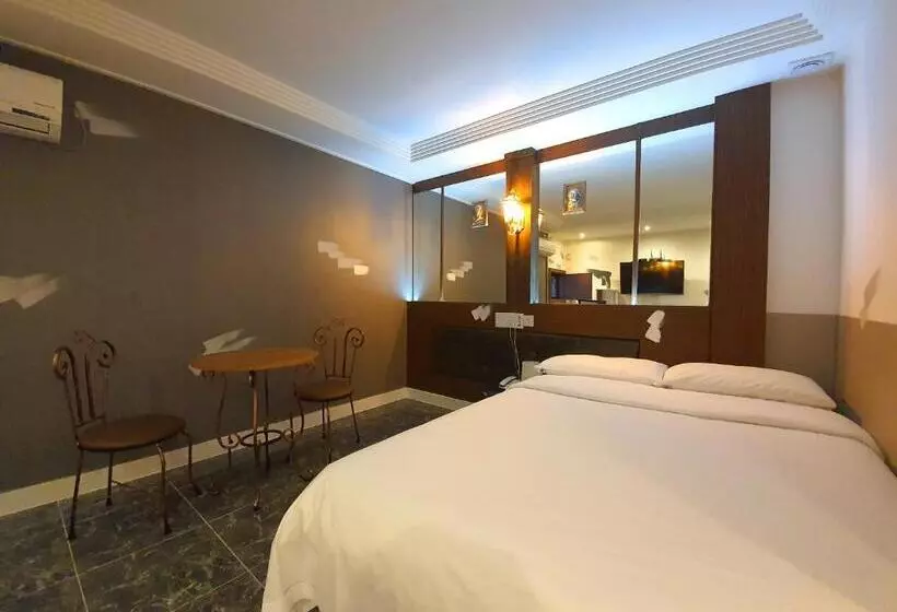 Friendly Dh Naissance Hotel By Mindrum Group