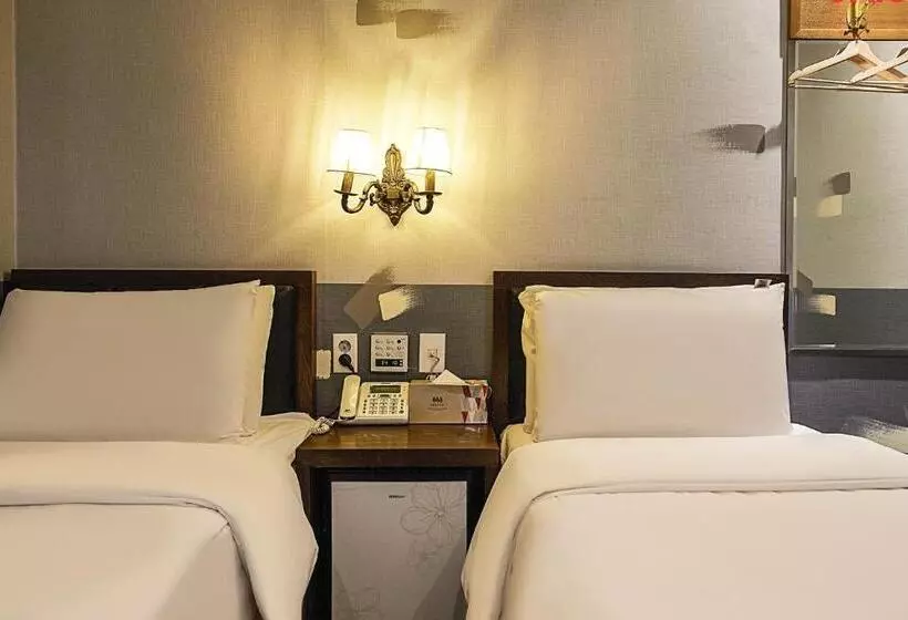 Friendly Dh Naissance Hotel By Mindrum Group