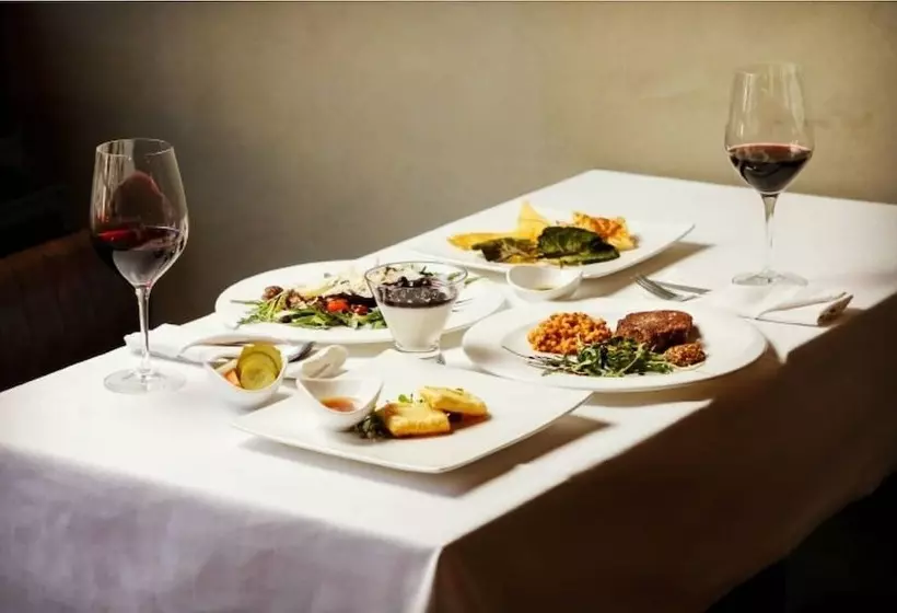 Friendly Dh Naissance Hotel By Mindrum Group