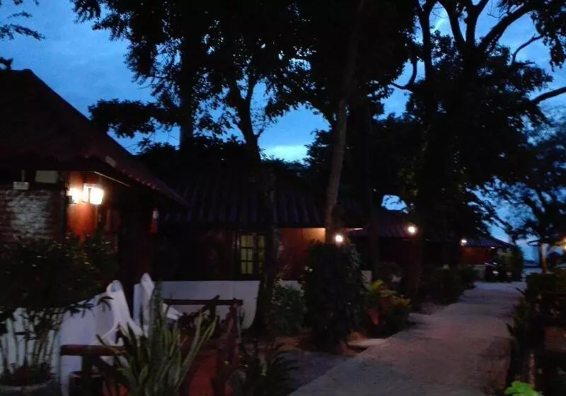 ホテル Bt @ Haadrin