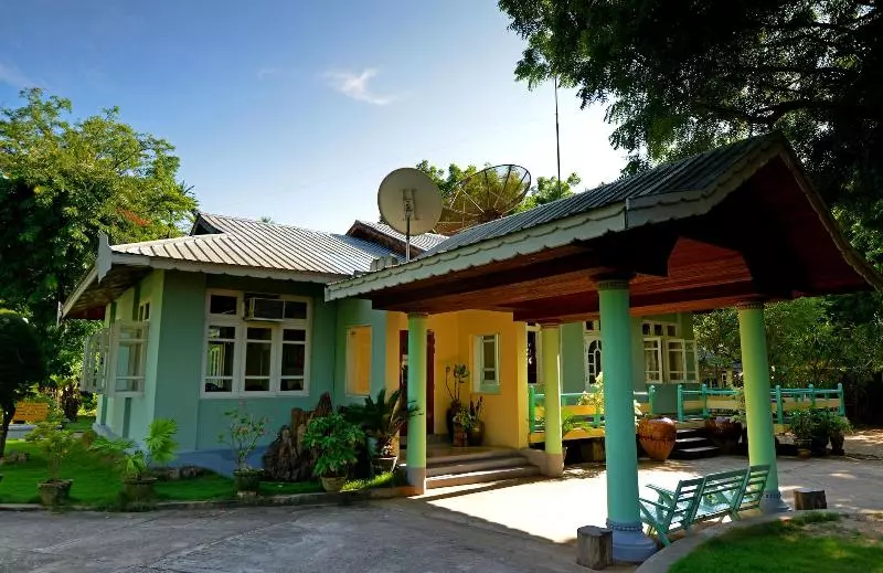هتل Kyaw