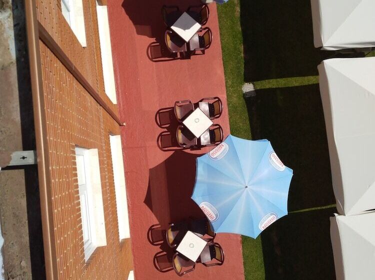 בית מלון כפרי La Alegría