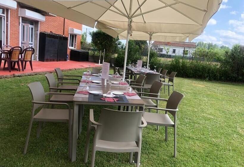 בית מלון כפרי La Alegría