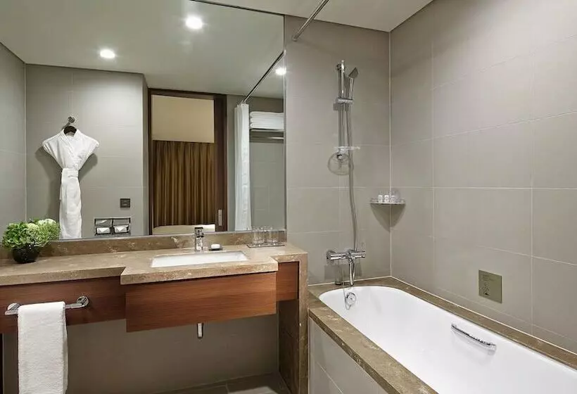 Lotte City Hotel Myeongdong