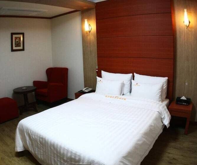 Hotel Metro Pol Tourist